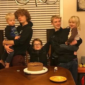 Meet your Posher, Dillon